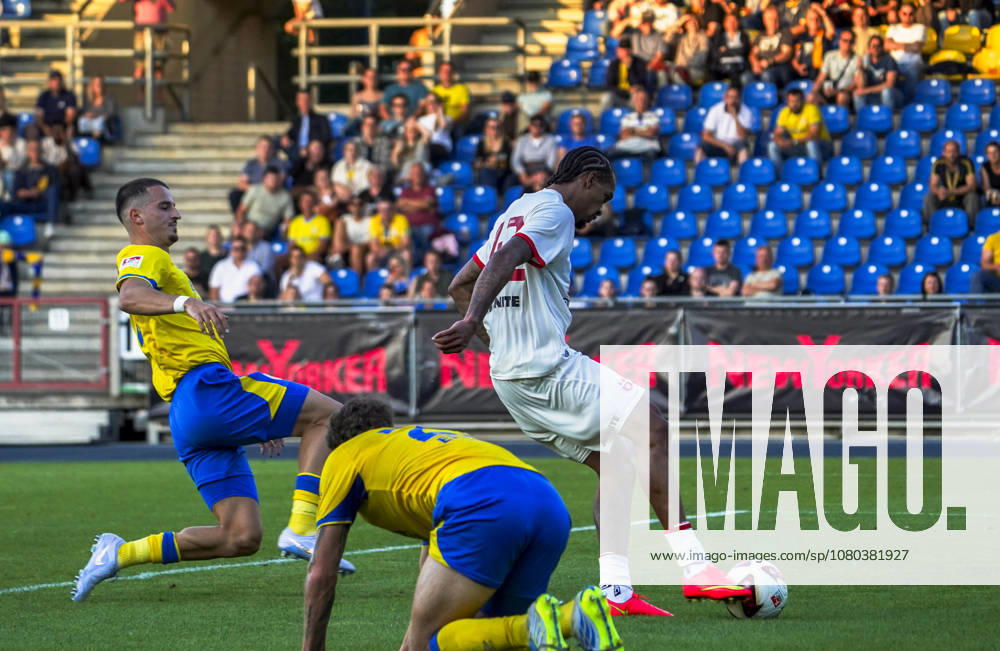 Deutschland: Fussball Testspiel Vereine 2026 2027, Freundschaftsspiel Eintracht Braunschweig vs Southampton FC Eintracht-Stadion (Braunschweig): Tor zum Damion Downs (Southampton FC, 42) Braunschweig