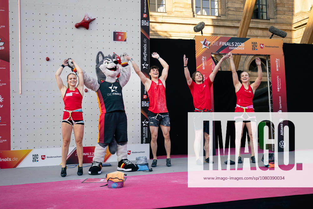 Klettern - Speedklettern: Die Finals 2026 - Deutsche Meisterschaft Speed - Gemischte Staffel Nele Thomas (Nordrhein-Westfalen), Andrin Zedler (Nordrhein-Westfalen), Nikita Levyi (Nordrhein-Westfalen), Sofiia Tulchynska (Nordrhein-Westfalen) Hannover Opernplatz Niedersachsen Deutschland
