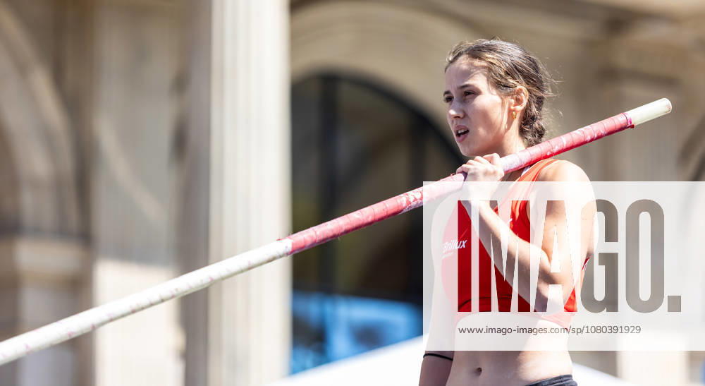 Deutsche Leichtathletik-Meisterschaften Stabhochsprung Frauen; Hannover, 24.07.2026 Fokussiert: Jule Glaßer (LG Brillux Münster) im Stabhochsprung der Frauen; Deutsche Leichtathletik-Meisterschaften Stabhochsprung Frauen am 24.07.2026 auf dem Opernplatz in Hannover (Niedersachsen).