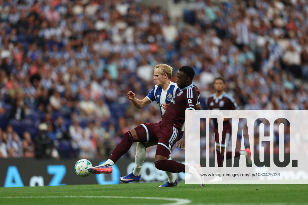 PORTO, PORTUGAL - JULY 25: Victor Froholdt of FC Porto during the match between FC Porto and Aston Villa -for the Friendly Match at Estadio do Dragao on July 25, 2026 in Porto, Portugal. Porto Portugal - ZUMAe141 20260725_zsp_e141_091