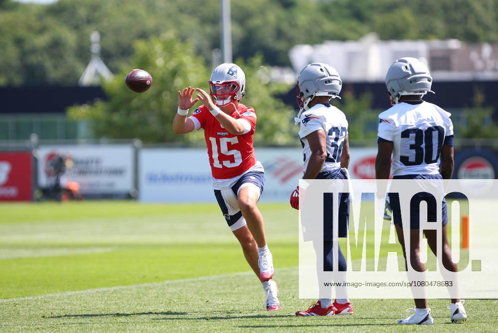 Foxborough, MA, USA;New England Patriots quarterback Behren Morton (15) participates in drills during Patriots training camp at Gillette Stadium. CSM NFL, American Football Herren, USA 2026: Patriots Training Camp JUL 26 - ZUMAc04_ 20260726_zma_c04_152