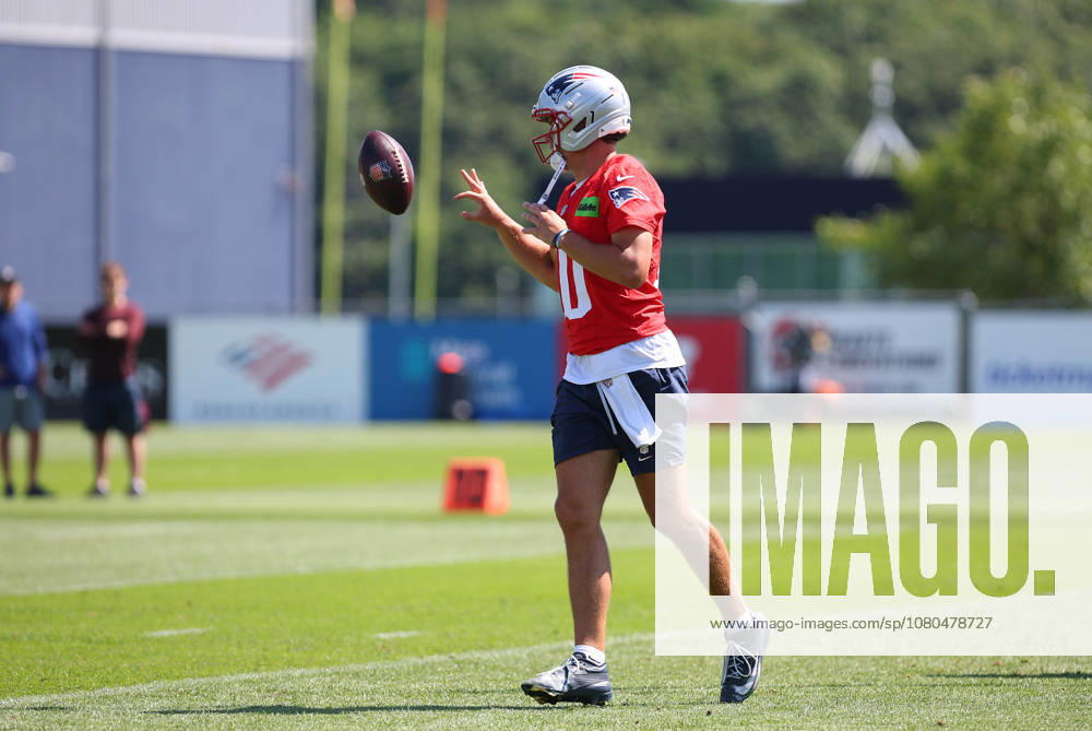 Foxborough, MA, USA; New England Patriots quarterback Drake Maye (10) participates in drills during Patriots training camp at Gillette Stadium. CSM NFL, American Football Herren, USA 2026: Patriots Training Camp JUL 26 - ZUMAc04_ 20260726_zma_c04_175