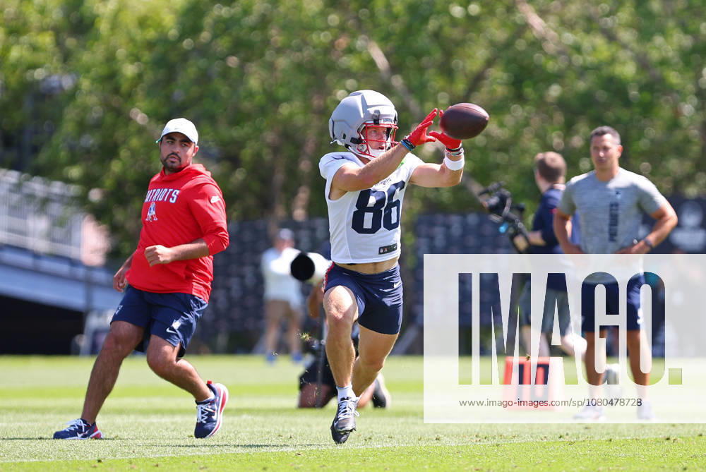 Foxborough, MA, USA; New England Patriots wide receiver Efton Chism III (86) makes a catch during Patriots training camp at Gillette Stadium. CSM NFL, American Football Herren, USA 2026: Patriots Training Camp JUL 26 - ZUMAc04_ 20260726_zma_c04_176