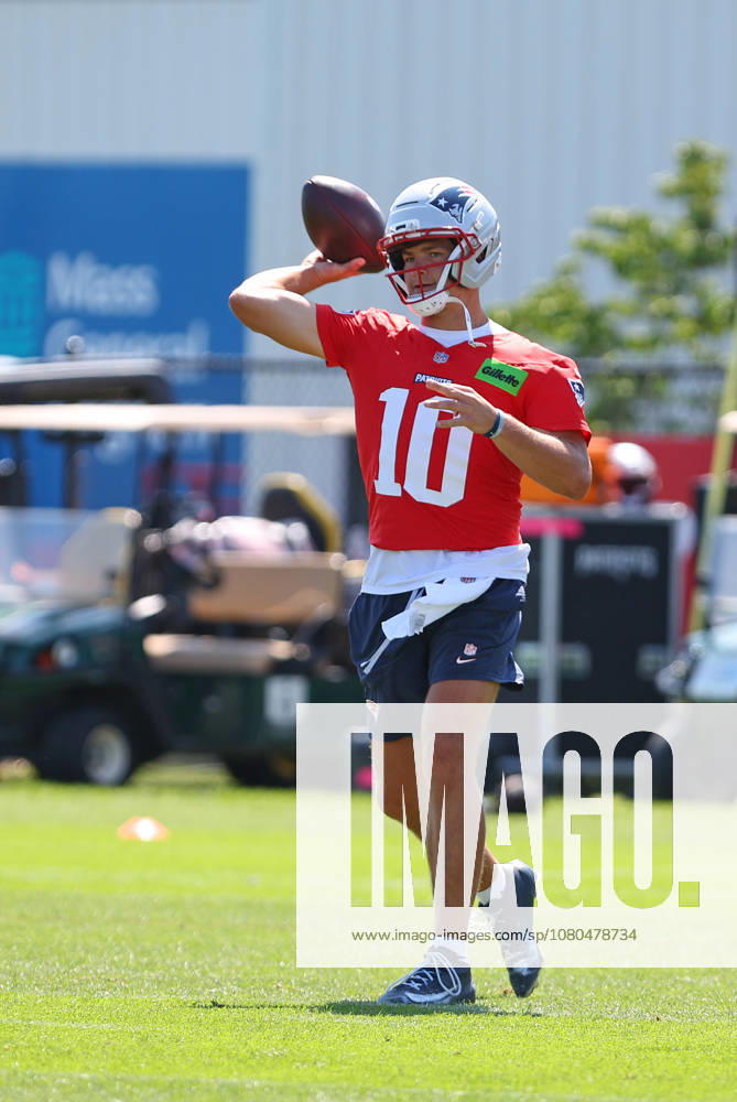 Foxborough, MA, USA; New England Patriots quarterback Drake Maye (10) throws a pass during Patriots training camp at Gillette Stadium. CSM NFL, American Football Herren, USA 2026: Patriots Training Camp JUL 26 - ZUMAc04_ 20260726_zma_c04_186