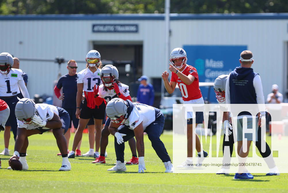 Foxborough, MA, USA; New England Patriots quarterback Drake Maye (10) participates in drills during Patriots training camp at Gillette Stadium. CSM NFL, American Football Herren, USA 2026: Patriots Training Camp JUL 26 - ZUMAc04_ 20260726_zma_c04_178