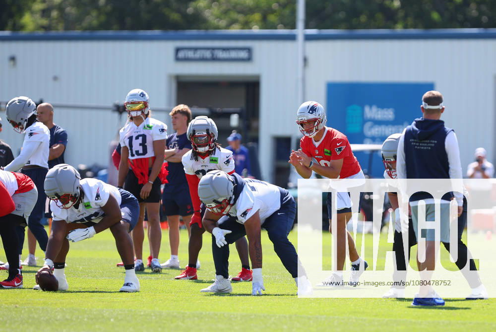 Foxborough, MA, USA; New England Patriots quarterback Drake Maye (10) participates in drills during Patriots training camp at Gillette Stadium. CSM NFL, American Football Herren, USA 2026: Patriots Training Camp JUL 26 - ZUMAc04_ 20260726_zma_c04_187