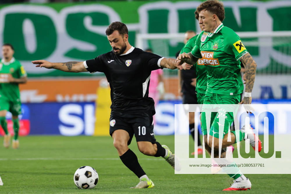 SOCCER - UEFA ECL, Rapid vs Coloma VIENNA,AUSTRIA,29.JUL.26 - SOCCER - UEFA Conference League, qualification, SK Rapid Wien vs FC Santa Coloma. Image shows Guillaume Lopez (Coloma) and Bendeguz Bolla (Rapid). GEPAxpictures Bitzan
