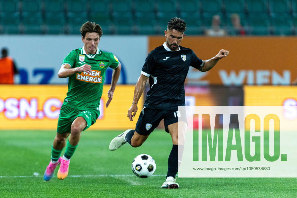 SOCCER - UEFA ECL, Rapid vs Coloma VIENNA,AUSTRIA,29.JUL.26 - SOCCER - UEFA Conference League, qualification, SK Rapid Wien vs FC Santa Coloma. Image shows Nicolas Bajlicz (Rapid) and Adria Arjona (Coloma). GEPAxpictures xPhilippxBrem