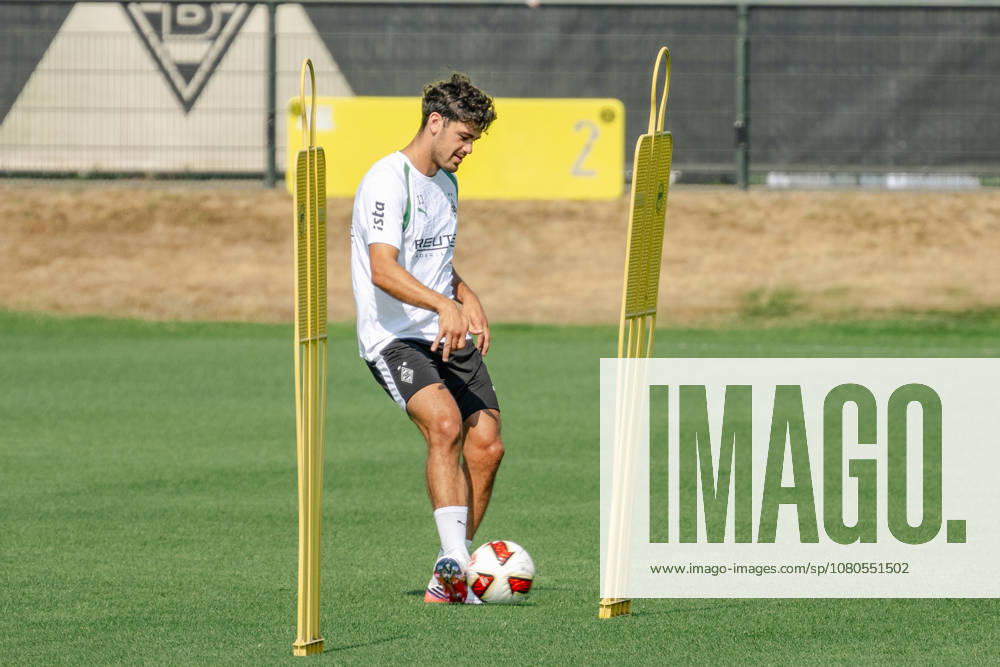 Giovanni Reyna (Borussia Moenchengladbach, 13) bei Passuebungen. Oeffentliches Training Borussia Moenchengladbach auf dem Trainingsgelaende am ista-Borussia Park, 1. Bundesliga, Fussball, Saison 2026 2027, 30.07.2026 oeffentliches Training Borussia Moenchengladbach, 1. Bundesliga, Saison 2026 2027, 30.07.2026 Moenchengladbach