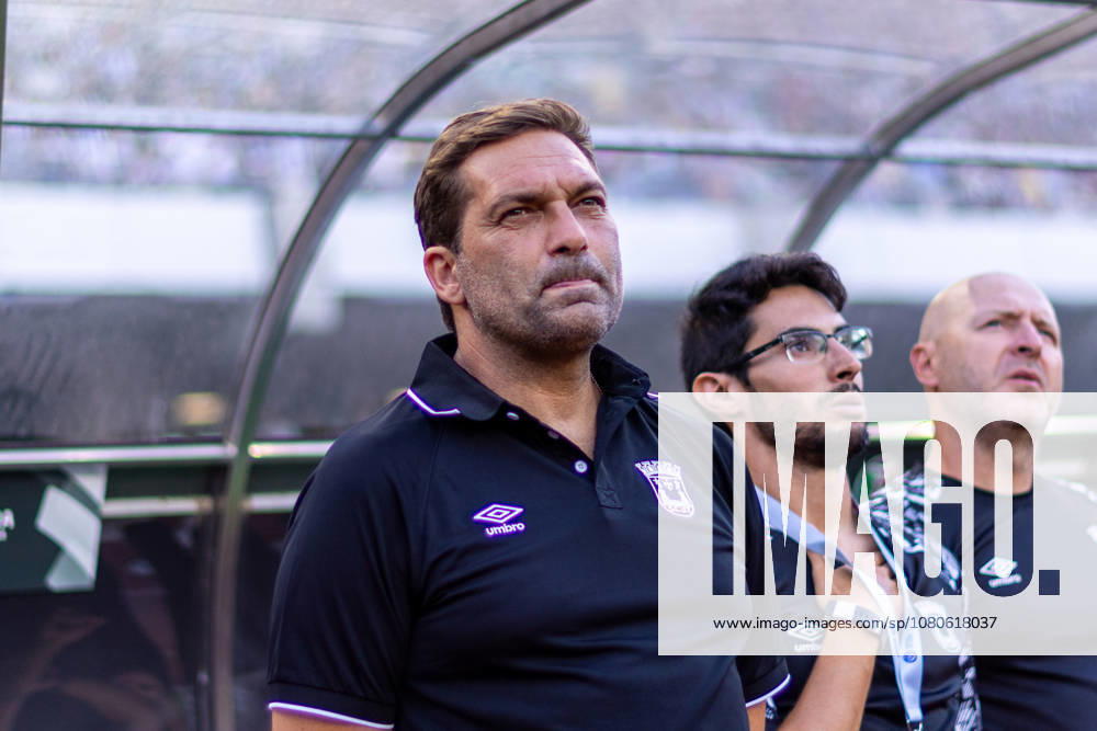 Coimbra, August 1 - Luis Tralhao head coach of SCU Torreense is seen before the match start during the FC Porto x SCU Torreense match for the Supertaca Candido de Oliveira Placard 2026 Final at Estadio Cidade de Coimbra on August 1 of 2026 FC Porto X SCU Torreense - Supertaca Candido De Oliveira Placard 2026 Final - ZUMAl192 20260801_zsp_l192_001