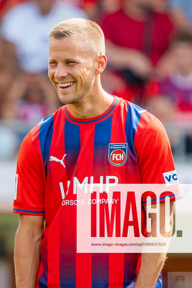 Testspiel: 1. FC Heidenheim 1846 vs. FC Ingolstadt 04; 01.08.2026 Heidenheim, GERMANY - 01. August 2027: Adrian Beck (1. FC Heidenheim 1846, 21) während dem Spiel des 14. Max Liebhaber-Pokal zwischen dem 1. FC Heidenheim 1846 e.V. und dem FC Ingolstadt 04 in der Voith-Arena.