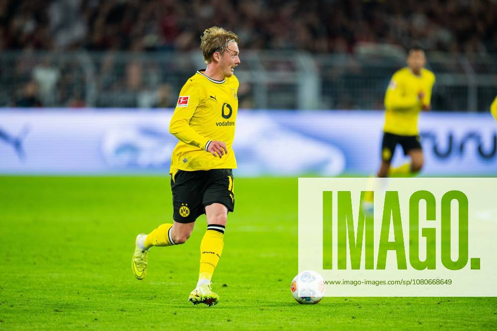 Fußball, 2025 2026, 1. Bundesliga, 33. Spieltag, Borussia Dortmund - SG Eintracht Frankfurt: Julian Brandt (Dortmund) mit Ball DFL REGULATIONS PROHIBIT ANY USE OF PHOTOGRAPHS AS IMAGE SEQUENCES AND OR QUASI-VIDEO. Dortmund Nordrhein-Westfalen Deutschland Signal Iduna Park