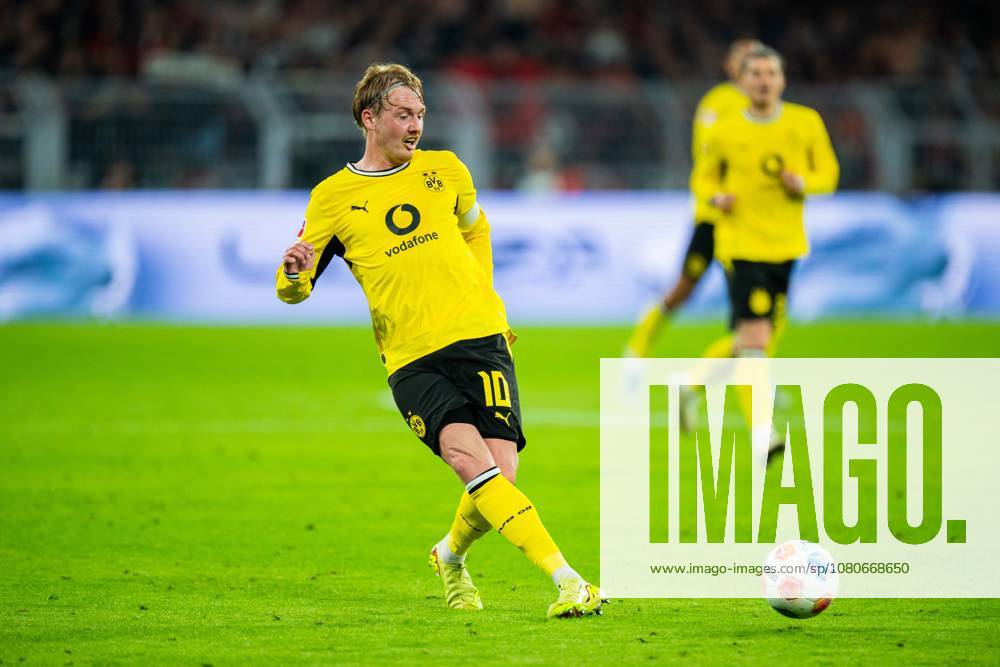 Fußball, 2025 2026, 1. Bundesliga, 33. Spieltag, Borussia Dortmund - SG Eintracht Frankfurt: Julian Brandt (Dortmund) mit Ball DFL REGULATIONS PROHIBIT ANY USE OF PHOTOGRAPHS AS IMAGE SEQUENCES AND OR QUASI-VIDEO. Dortmund Nordrhein-Westfalen Deutschland Signal Iduna Park