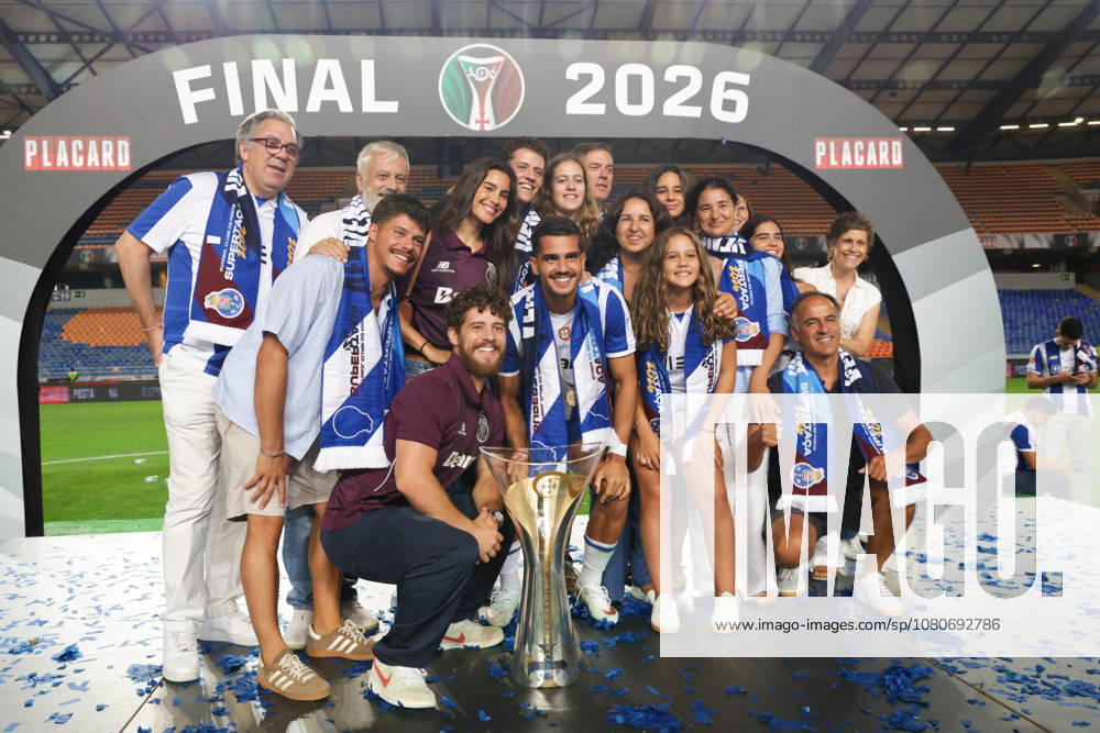 Supertaça Portugal Estadio Cidade de Coimbra, August 01, 2026, Coimbra v.l. The FC Porto team celebrates the 2026 Portuguese Super Cup, Andre Silva (FC Porto) Coimbra Estádio Cidade de Coimbra Coimbra Portugal