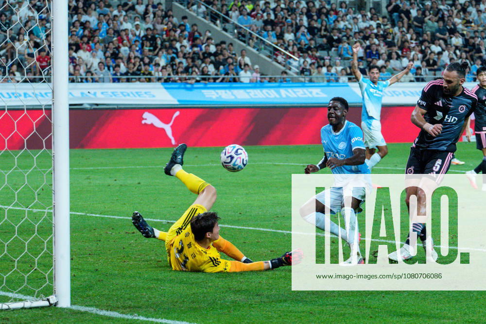 2026 2026 Coupang Play Series football match ( Team K League vs Manchester City FC - 2026 08 05 ) SEOUL, SOUTH KOREA, AUGUST 05: Nico Gonzalez of Manchester City scores his team s goal during the 2026 Coupang Play Series football match match between Team K League and Manchester City FC at the Seoul World Cup Stadium in Seoul, South Korea, on August 05, 2026. Seoul Seoul World Cup Stadium South Korea 8283_287510