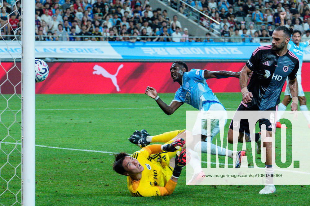 2026 2026 Coupang Play Series football match ( Team K League vs Manchester City FC - 2026 08 05 ) SEOUL, SOUTH KOREA, AUGUST 05: Divin Mubama of Manchester City scores his team s goal during the 2026 Coupang Play Series football match match between Team K League and Manchester City FC at the Seoul World Cup Stadium in Seoul, South Korea, on August 05, 2026. Seoul Seoul World Cup Stadium South Korea 8283_287511