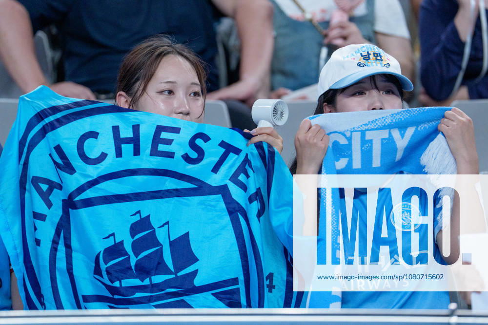 2026 2026 Coupang Play Series football match ( Team K League vs Manchester City FC - 2026 08 05 ) SEOUL, SOUTH KOREA, AUGUST 05: Two Manchester City fans hold up a team banner during the 2026 Coupang Play Series football match match between Team K League and Manchester City FC at the Seoul World Cup Stadium in Seoul, South Korea, on August 05, 2026. Seoul Seoul World Cup Stadium South Korea 8284_287522