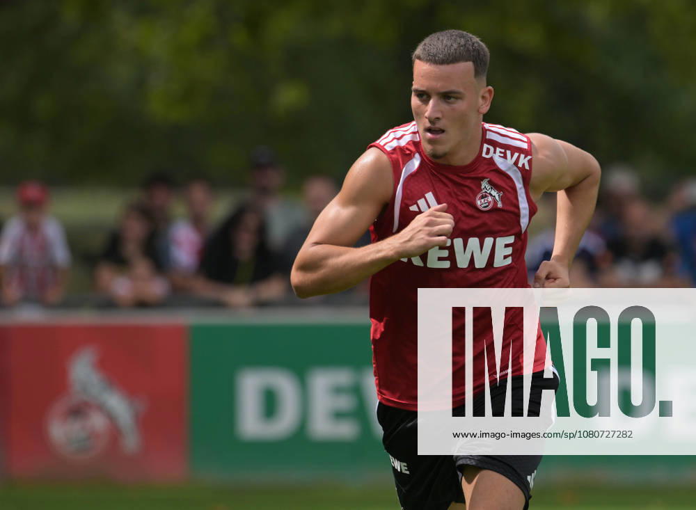 Fussball 1.Bundesliga, 1.FC Koeln Training am Geissbockheim des 1.FC Köln. Platz 1.Fans. Said El Mala ( 1.FC Köln ) Köln