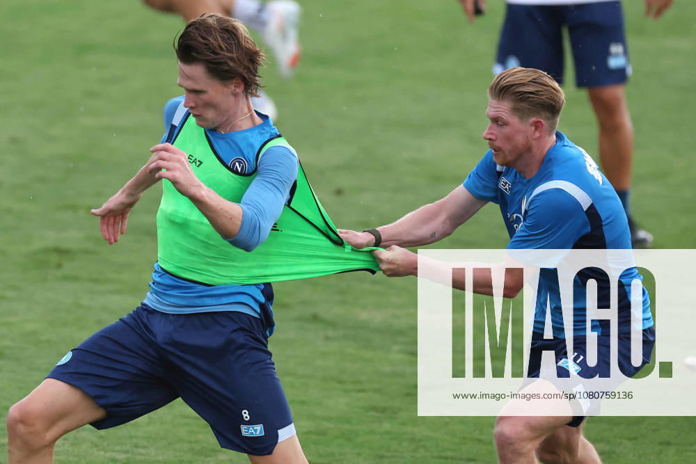 SSC Napoli Training Session Kevin De Bruyne of Napoli and Scott McTominay of Napoli during a training session on Day 1 of the preseason camp of SSC Napoli at Stadio Patini in Castel di Sangro, Italy, on August 7, 2025. Castel di Sangro Abruzzo Italy