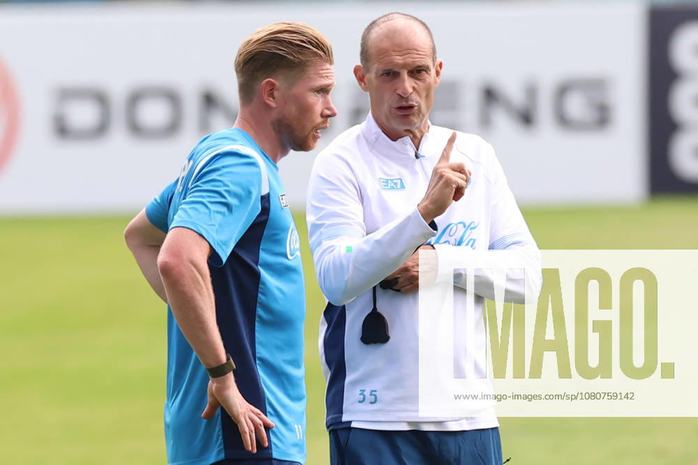 SSC Napoli Training Session Kevin De Bruyne of Napoli and coach Massimiliano Allegri during a training session on Day of the preseason camp of SSC Napoli at stadio Patini in Castel di Sangro, Italy, on August 7, 2025. Castel di Sangro Abruzzo Italy
