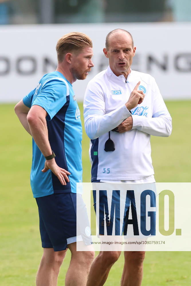 SSC Napoli Training Session Kevin De Bruyne of Napoli and coach Massimiliano Allegri during a training session on Day of the preseason camp of SSC Napoli at stadio Patini in Castel di Sangro, Italy, on August 7, 2025. Castel di Sangro Abruzzo Italy