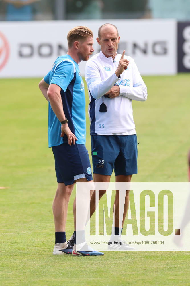 SSC Napoli Training Session Kevin De Bruyne of Napoli and coach Massimiliano Allegri during a training session on Day of the preseason camp of SSC Napoli at stadio Patini in Castel di Sangro, Italy, on August 7, 2025. Castel di Sangro Abruzzo Italy