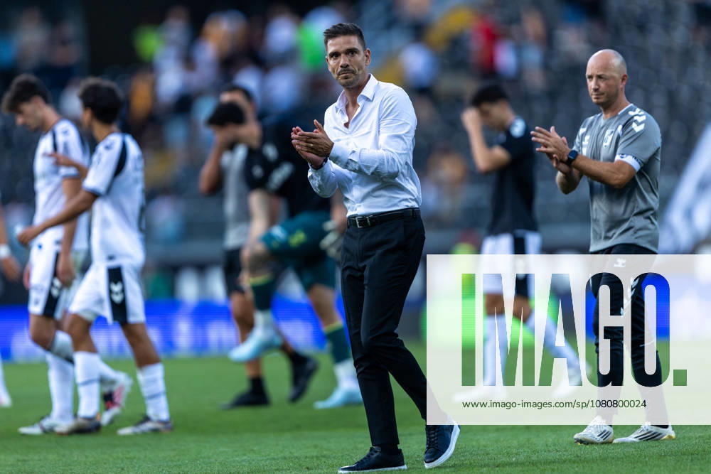 Vitoria SC V FC Arouca - Liga Portugal Betclic Tiago Margarido, head coach of Vitoria SC, is seen thanking fans during the Vitoria SC versus FC Arouca match for the Liga Portugal Betclic 2026 27 season at Estadio Dom Afonso Henriques in Guimaraes, Portugal, on August 8, 2026. Guimaraes Portugal