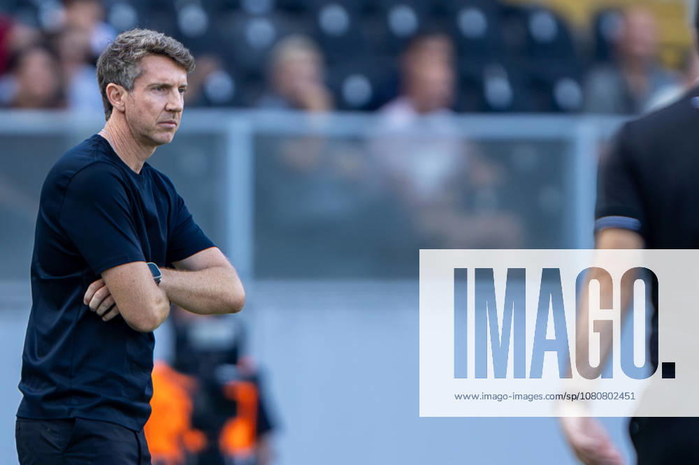 Vitoria SC V FC Arouca - Liga Portugal Betclic Vasco Seabra, head coach of FC Arouca, is seen during the Vitoria SC versus FC Arouca match for the Liga Portugal Betclic 2026 27 at Estadio Dom Afonso Henriques in Guimaraes, Portugal, on August 08, 2026. Guimaraes Braga Portugal