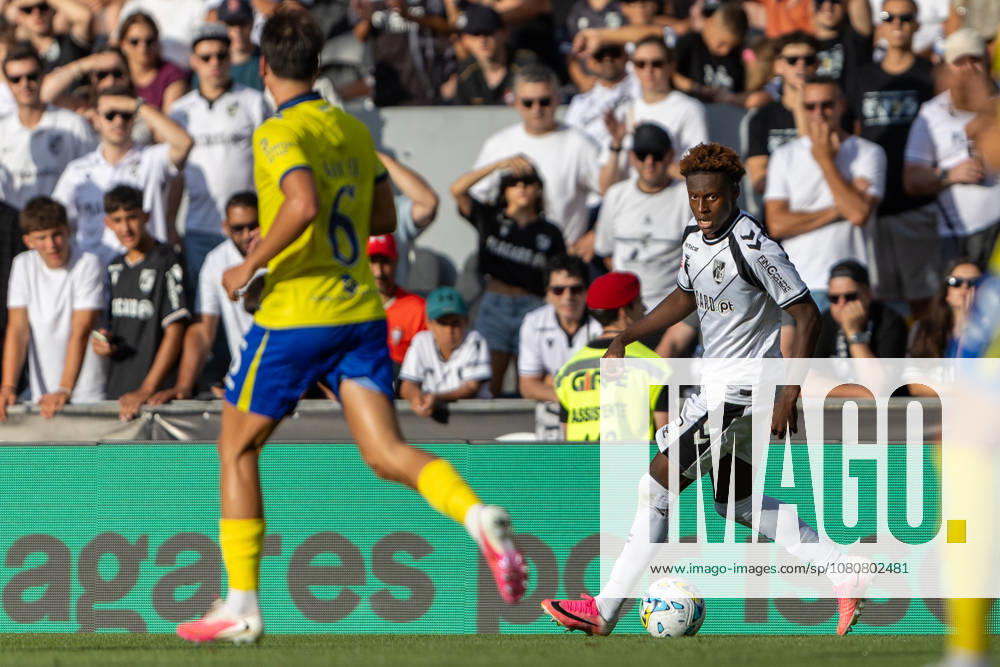 Vitoria SC V FC Arouca - Liga Portugal Betclic Oumar Camara of Vitoria SC is seen on action during the Vitoria SC versus FC Arouca match for the Liga Portugal Betclic 2026 27 at Estadio Dom Afonso Henriques in Guimaraes, Portugal, on August 08, 2026. Guimaraes Braga Portugal