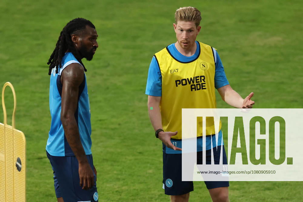 SSC Napoli Training Session Frank Zambo Anguissa, Kevin De Bruyne and Massimiliano Allegri coach of Napoli during a training session on Day of the preseason camp of SSC Napoli at Stadio Patini in Castel di Sangro, Italy, on August 11, 2025. Castel di Sangro Abruzzo Italy