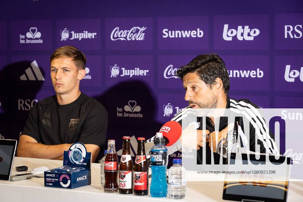 Anderlecht s Danylo Sikan and Anderlecht s head coach Vitor Bruno pictured during a training session of Belgian RSC Anderlecht, Wednesday 12 August 2026 in Brussels, in preparations of the second leg of the third qualifying round for the UEFA Europa League against Greek PAOK. %PHOTOGRAPHER TomxGoyvaerts x183224279x