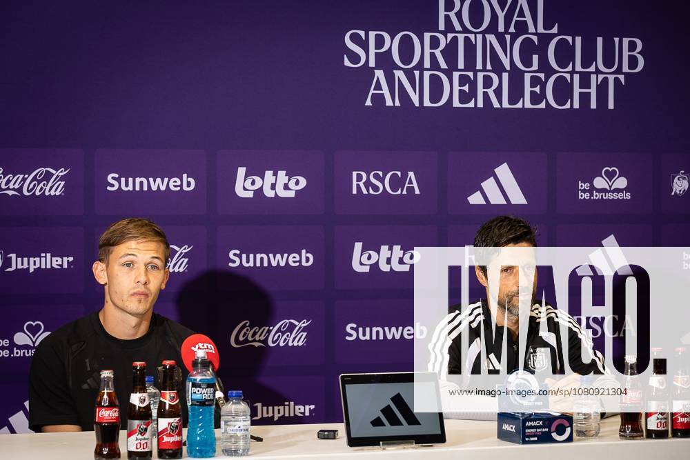 Anderlecht s Danylo Sikan and Anderlecht s head coach Vitor Bruno pictured during a training session of Belgian RSC Anderlecht, Wednesday 12 August 2026 in Brussels, in preparations of the second leg of the third qualifying round for the UEFA Europa League against Greek PAOK. %PHOTOGRAPHER TomxGoyvaerts x183224377x