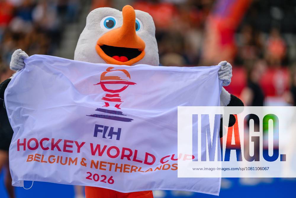 AMSTELVEEN, 15-08-2026, Wagener Stadion, FIH Hockey World Cup 2026 Women, 2026. Mascot Stockey during the openings ceremony before the game Netherlands - Chile (women). Netherlands - Chile (women) x205739998x