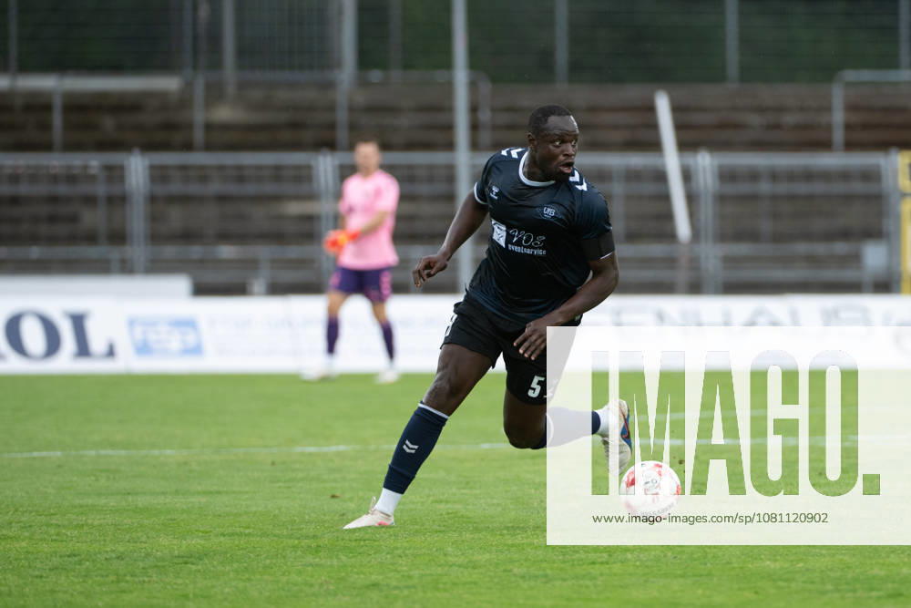 GER, Fussball, Regionalliga Nord, 4.Spieltag, Saison 2026 2027, Oldenburg, Marschwegstadion, VfB Oldenburg vs FC Eintracht Norderstedt den Blick nach vorne Anour ADAM ( VfB Oldenburg 5 ) Oldenburg Marschwegstadion Niedersachsen Deutschland
