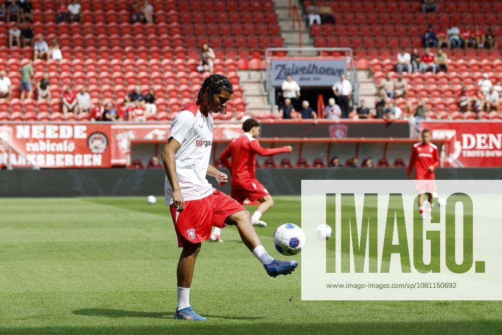 ENSCHEDE - Filip Thorvaldsen of FC Twente during the Dutch Eredivisie match between FC Twente and PEC Zwolle at Stadion De Grolsch Veste on August 16, 2026 in Enschede, the Netherlands. VINCENT JANNINK ANP Eredivisie 2026-2027 ANPxSportx IVx 565607117 originalFilename: 565607117