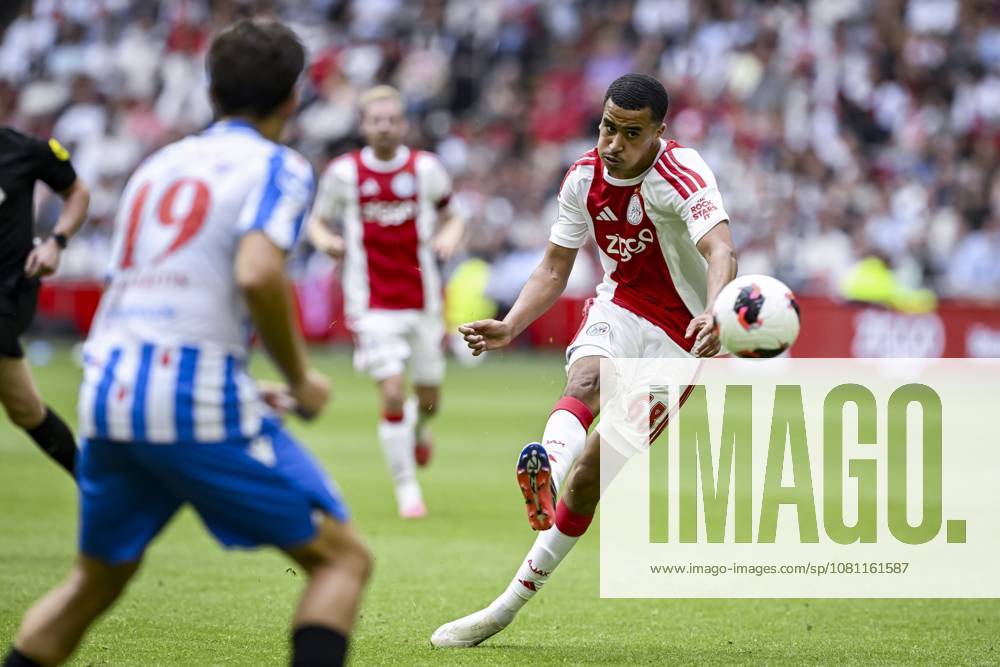 AMSTERDAM - Abdellah Ouazane of Ajax scores the 2-0 during the Dutch Eredivisie match between AFC Ajax and SC Heerenveen at the Johan Cruijff ArenA on August 16, 2026 in Amsterdam, the Netherlands. OLAF KRAAK ANP Eredivisie 2026-2027 ANPxSportx IVx 565620826 originalFilename: 565620826