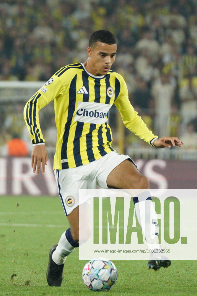 Mason Greenwood (C) of Fenerbahce controls the ball during the UEFA Champions League play-off round match between Fenerbahce and Olympique Lyonnais at the Chobani Stadium, Fenerbahce Sukru Saracoglu Sports Complex in Istanbul, Turkey, on August 18, 2026. Kadikoy Turkey - ZUMAu194 20260818_zip_u194_015