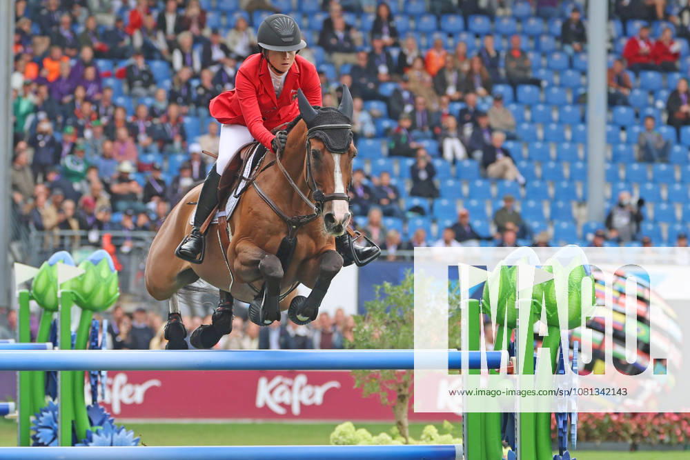 Sophie Hinners (GER, Deutschland) mit Pferd Iron Dames Singclair mit perfekten Ritt, 0 Fehler und zwischenzeitige Führung im 1 Springen der WM, Springen, FEI Jumping World Championship, WM, Weltmeisterschaft , Turkish Airlines-Prize, Einzel und Teamwertung, Jumping , AACHEN - FEI World Championships 2026, Weltfest des Pferdesports, Reitsport Weltmeisterschaft 2026, Aachen 2026, Welcome Home 2026, Aachener Soers, 11. bis 23. August 2026, Reitsport, 19.08.2026, Aachen Aachener Soers Deutschland