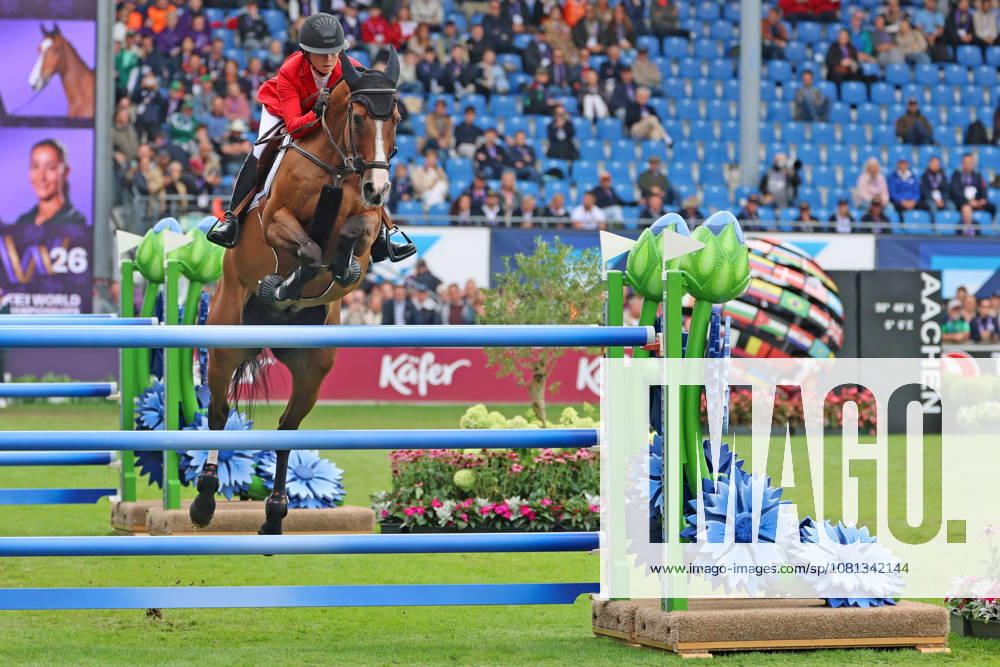 Sophie Hinners (GER, Deutschland) mit Pferd Iron Dames Singclair mit perfekten Ritt, 0 Fehler und zwischenzeitige Führung im 1 Springen der WM, Springen, FEI Jumping World Championship, WM, Weltmeisterschaft , Turkish Airlines-Prize, Einzel und Teamwertung, Jumping , AACHEN - FEI World Championships 2026, Weltfest des Pferdesports, Reitsport Weltmeisterschaft 2026, Aachen 2026, Welcome Home 2026, Aachener Soers, 11. bis 23. August 2026, Reitsport, 19.08.2026, Aachen Aachener Soers Deutschland