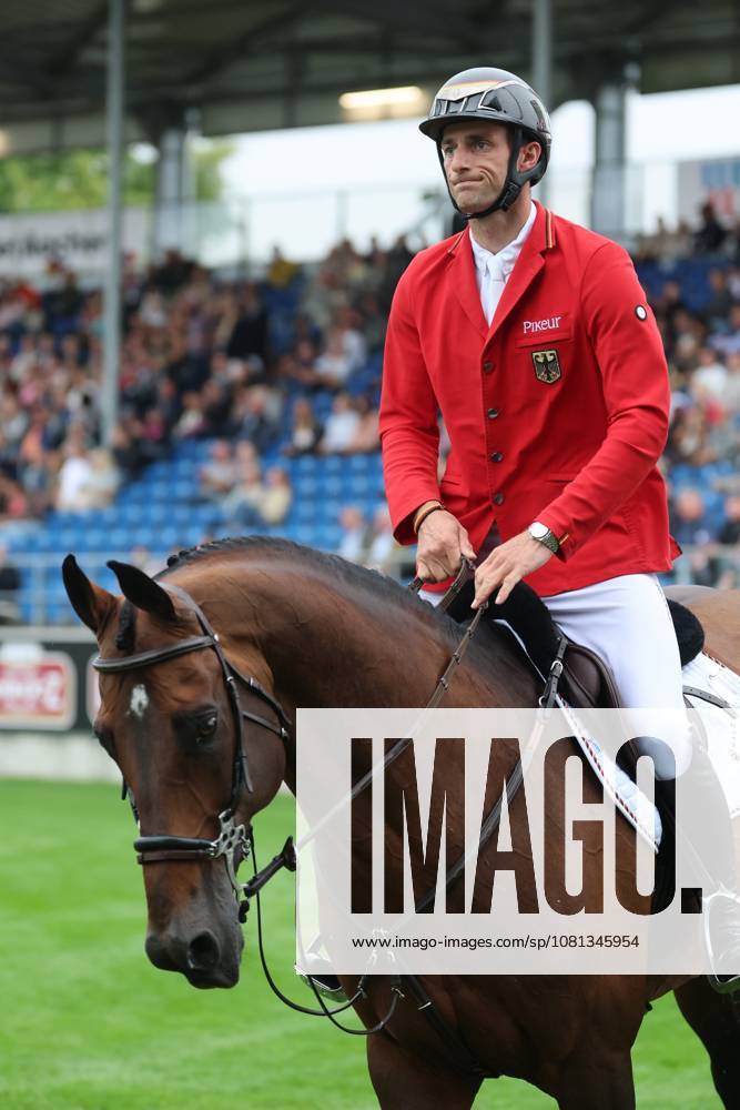 Richard Vogel (GER, Deutschland) mit Pferd United Touch S, aktueller Europameister und Sieger des Rolex Grand Prix von Aachen 2026 (CHIO Aachen) mit 1 Fehler im Zeitspringen, Enttäuschung, Emotion , Springen, FEI Jumping World Championship, WM, Weltmeisterschaft , Turkish Airlines-Prize, Einzel und Teamwertung, Jumping , AACHEN - FEI World Championships 2026, Weltfest des Pferdesports, Reitsport Weltmeisterschaft 2026, Aachen 2026, Welcome Home 2026, Aachener Soers, 11. bis 23. August 2026, Reitsport, 19.08.2026, Aachen Aachener Soers Deutschland