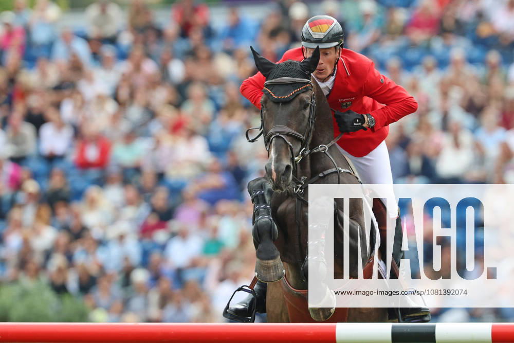 Daniel Deusser (GER, Deutschland) mit Pferd Otello de Guldenboom , Team Deutschland mit drei weiteren 0 Runden in der Führung , Springen, FEI Jumping World Championship, WM, Weltmeisterschaft , FEI Jumping World Championship Second Competition Team Final & Second Individual Qualifier, Mercedes-Benz Prize, Mercedes-Benz Prize, Einzel und Teamwertung, Jumping , AACHEN - FEI World Championships 2026, Weltfest des Pferdesports, Reitsport Weltmeisterschaft 2026, Aachen 2026, Welcome Home 2026, Aachener Soers, 11. bis 23. August 2026, Reitsport, 20.08.2026, Aachen Aachener Soers Deutschland