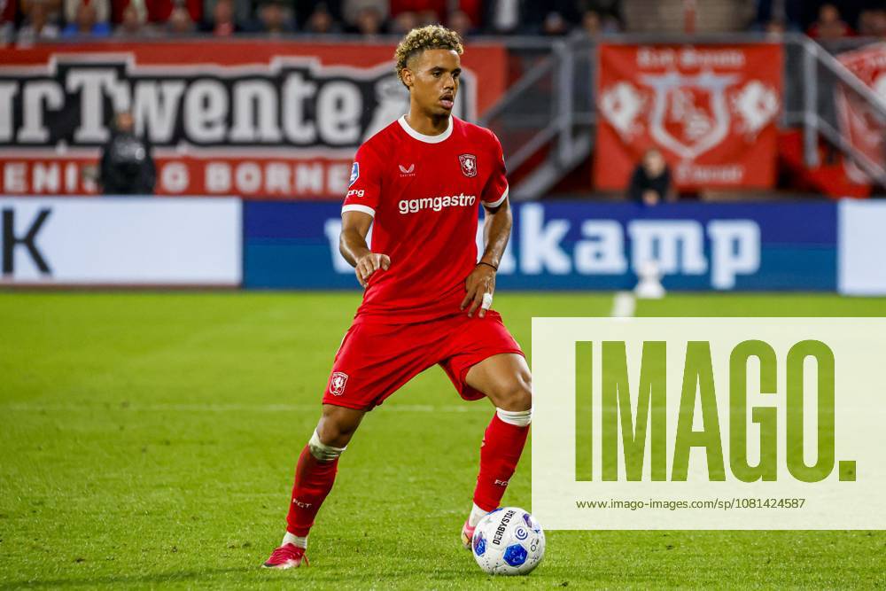 ENSCHEDE - Daouda Weidmann of FC Twente during the UEFA Conference League match between FC Twente and Qarabag FK at De Grolsch Veste stadium on August 20, 2026 in Enschede, Netherlands. WART BRINKERHOF ANP ANPxSportx xMarcelxterxBalsxIVx 565892555 originalFilename: 565892555