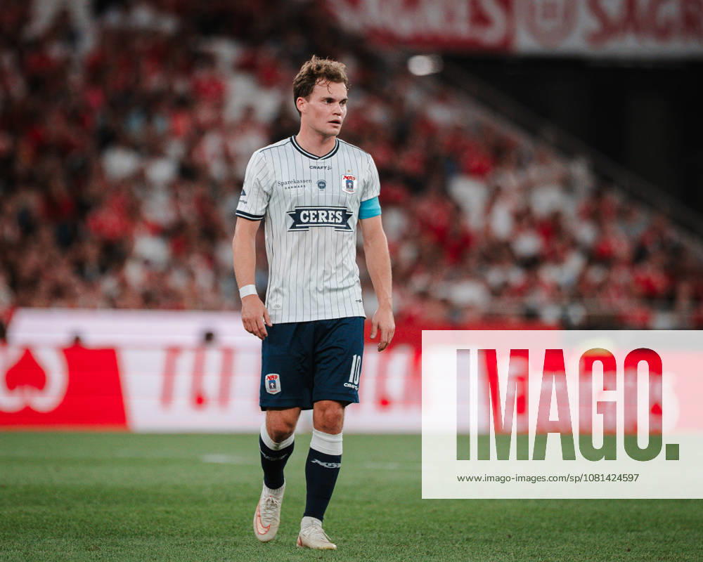 Kristian Arnstad of Aarhus during the Europa League match between SL Benfica and Aarhus at Estadio da Luz, in Lisbon, Portugal. (Diogo Sautchuk)