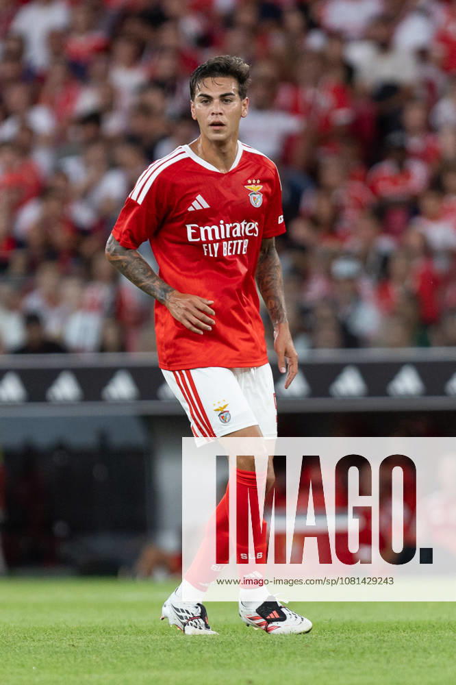 Benfica midfielder from Argentina ENZO BARRENECHEA (5) in action during the game for the 1st Leg of UEFA Europa League Qualifier Playoff between Benfica and Aarhus at Estadio da Luz Soccer 2026: Benfica Vs Napoli - ZUMAs359 20260820_zsp_s359_011