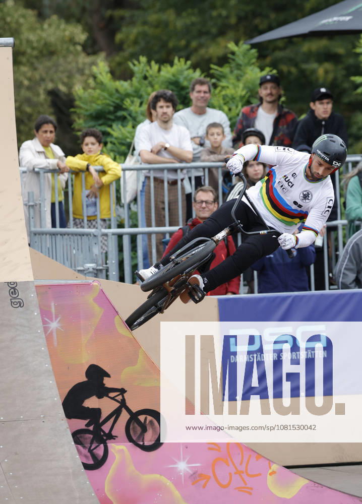 Qualifikation Männer bei der BMX Freestyle Park Europameisterschaft in Darmstadt Bürgerpark Ausrichter VC Darmstadt 21.-23.8.26 hier Anthony Jeanjean (FRA) amtierender Weltmeister 2025 im Parcour für seine Fahrt für die Qualifikation Darmstadt Hessen Deutschland