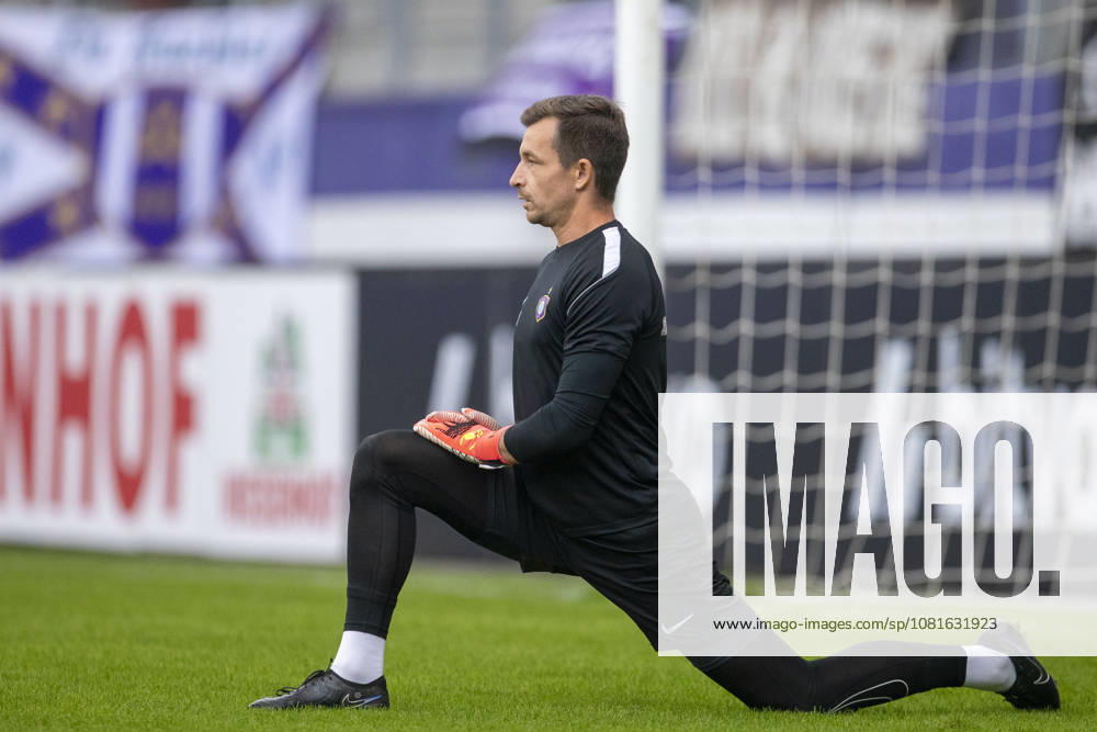 GER, Aue, Fussball, DFB-Pokal, 1. Hauptrunde, FC Erzgebirge Aue vs. TSG 1899 Hoffenheim im Bild v.l.: Martin Maennel (FC Erzgebirge Aue 01), warm up, heute in der Startelf 22.08.2026, EINS Erzgebirgsstadion Aue DFB REGULATIONS PROHIBIT ANY USE OF PHOTOGRAPHS AS IMAGE SEQUENCES AND OR QUASI-VIDEO,