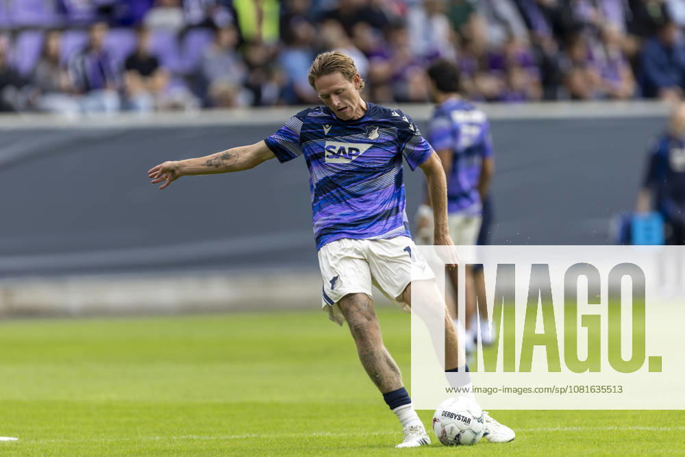 GER, Aue, Fussball, DFB-Pokal, 1. Hauptrunde, FC Erzgebirge Aue vs. TSG 1899 Hoffenheim im Bild v.l.: Wouter Burger (TSG Hoffenheim 18), warm up 22.08.2026, EINS Erzgebirgsstadion Aue DFB REGULATIONS PROHIBIT ANY USE OF PHOTOGRAPHS AS IMAGE SEQUENCES AND OR QUASI-VIDEO,