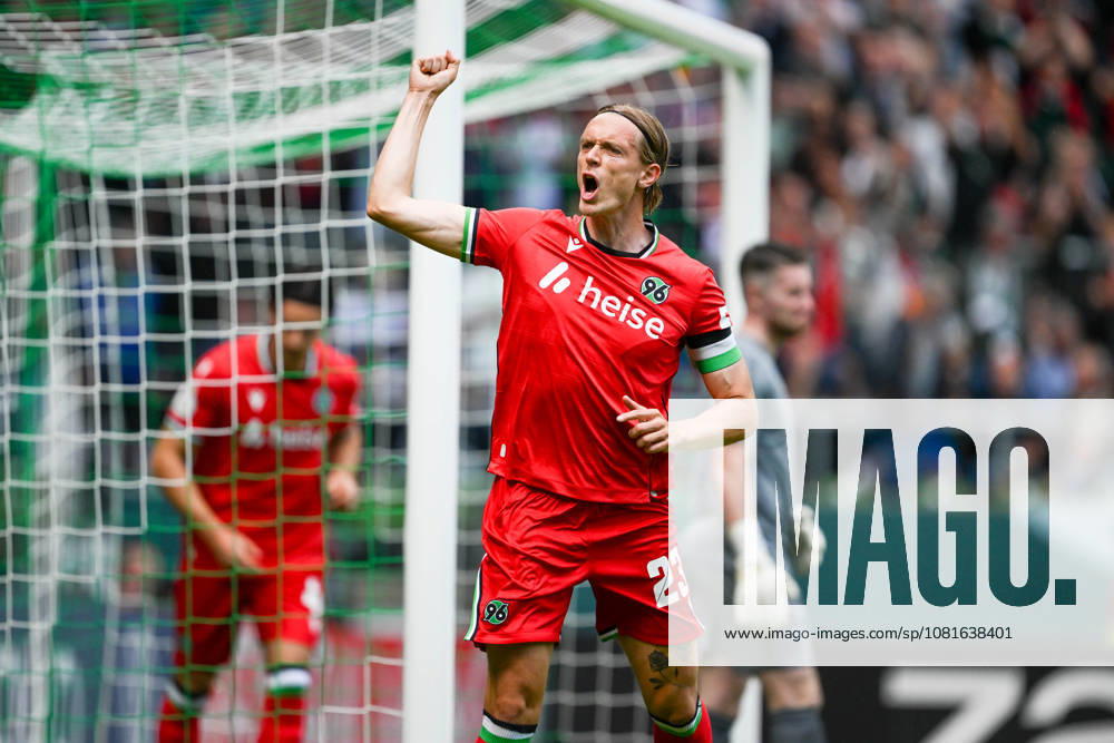 DFB Pokal 26 27 - SV Hemelingen - Hannover 96 am 22.08.2026 im Weserstadion in Bremen Jubel, Torjubel, Torschuetze, Torschütze Stefan Teitur Poroarson (Hannover) jubelt nach seinem Tor zum 0:1