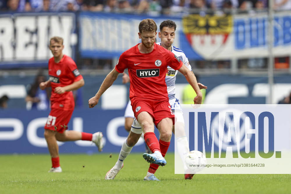 Florian Le Joncour (SV 07 Elversberg) und Conor Noss (MSV Duisburg) im Zweikampf waehrend des Spiels der 1. Runde des DFB-Pokal zwischen MSV Duisburg und SV 07 Elversberg, Schauinsland-Reisen-Arena am 22. August 2026 in Duisburg, Deutschland. (Foto von Oliver Kaelke DeFodi Images) +++ Florian Le Joncour (SV 07 Elversberg) und Conor Noss (MSV Duisburg) battle for the ball during the 1st round match of the DFB-Pokal between MSV Duisburg and SV 07 Elversberg at Schauinsland-Reisen-Arena on August 22, 2026 in Duisburg, Germany. (Photo by Oliver Kaelke DeFodi Images) DFB DFL REGULATIONS PROHIBIT ANY USE OF PHOTOGRAPHS AS IMAGE SEQUENCES AND OR QUASI-VIDEO. (Photo by Oliver Kaelke DeFodi Images) -