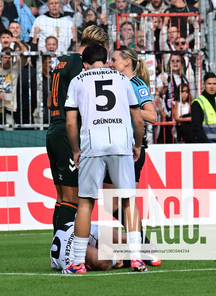 GER Fußball, Männer,DFB Pokal, 1.Runde Saison 2026 2027, Hamburg, Lüneburger SK vs Werder Bremen Niclas Füllkrug (Werder 10) foult Marian Kunze (Lüneburg 10) und bekommt dafür die gelbe Karte DFB DFL regulations prohibit any use of photographs as image sequences and or quasi-video) Hamburg Millerntorstadion Hamburg Deutschland